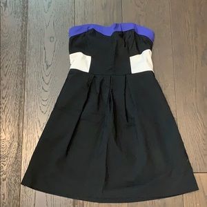 Sparkle & Fade | sweetheart neck dress